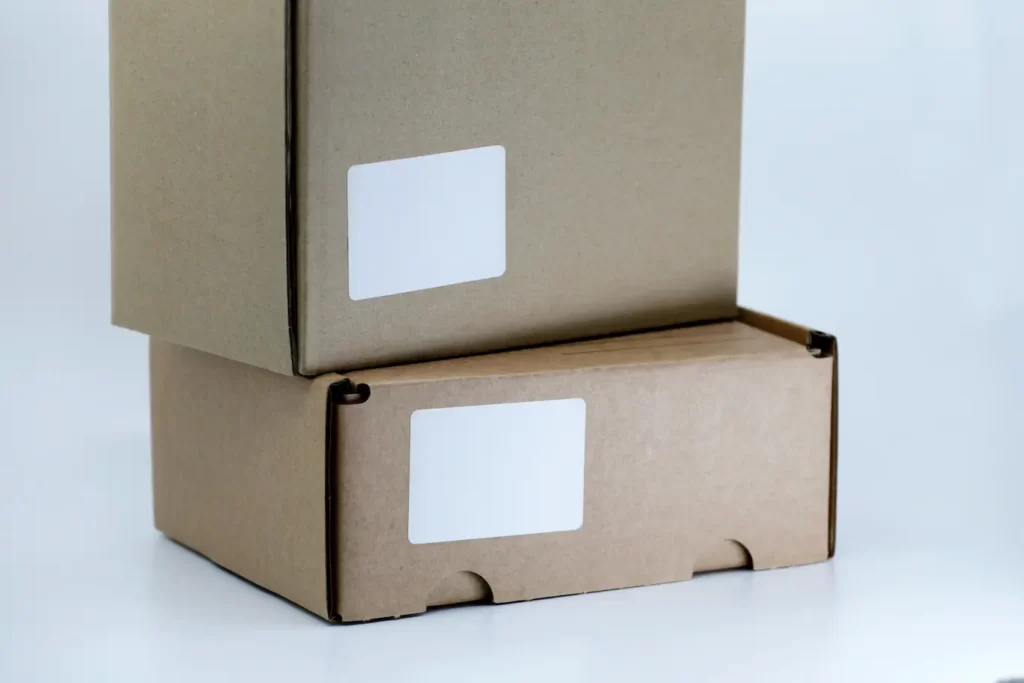 cardboard boxes used in dropshipping